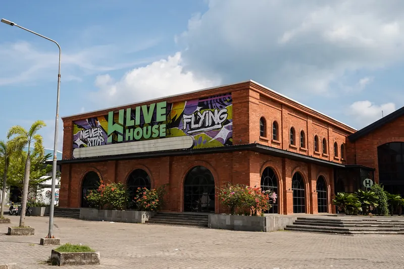 HW LiveHouse Batam