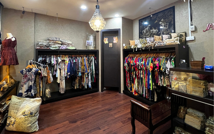 Java Traditional Batik Store at Bayfront